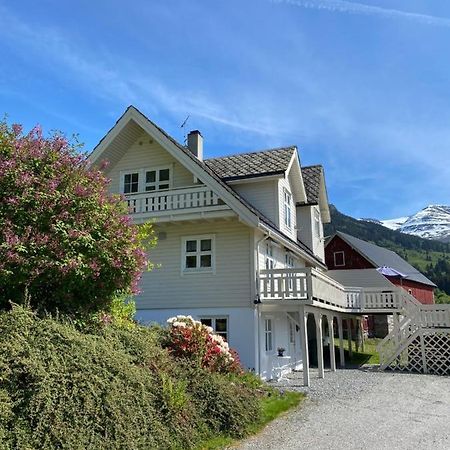 The House Of Mattis In Beautiful Innvik Exterior foto